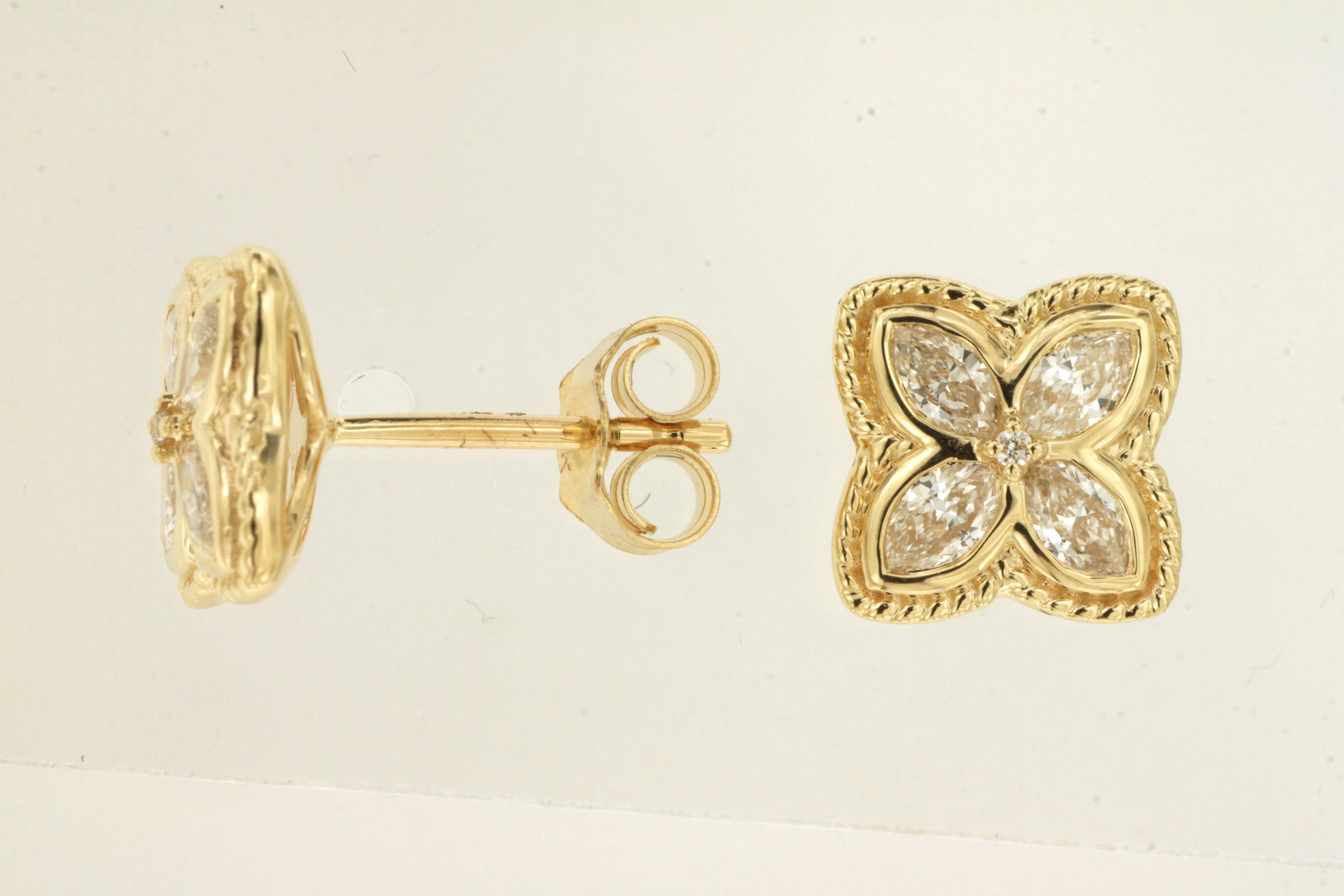 Earrings Y. Diamond Gold Royal Flower shape