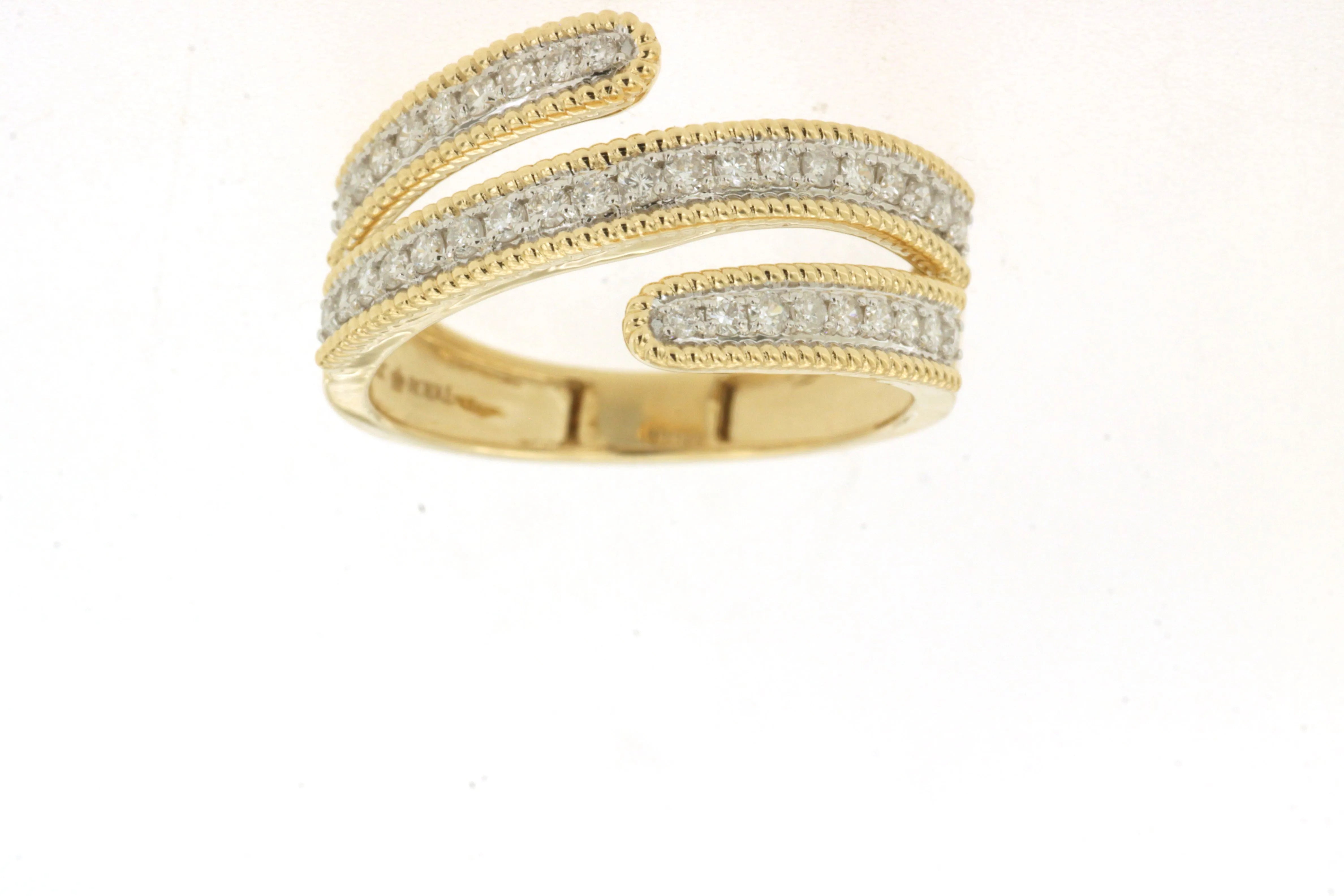 Ring Y. Diamond Gold Royal