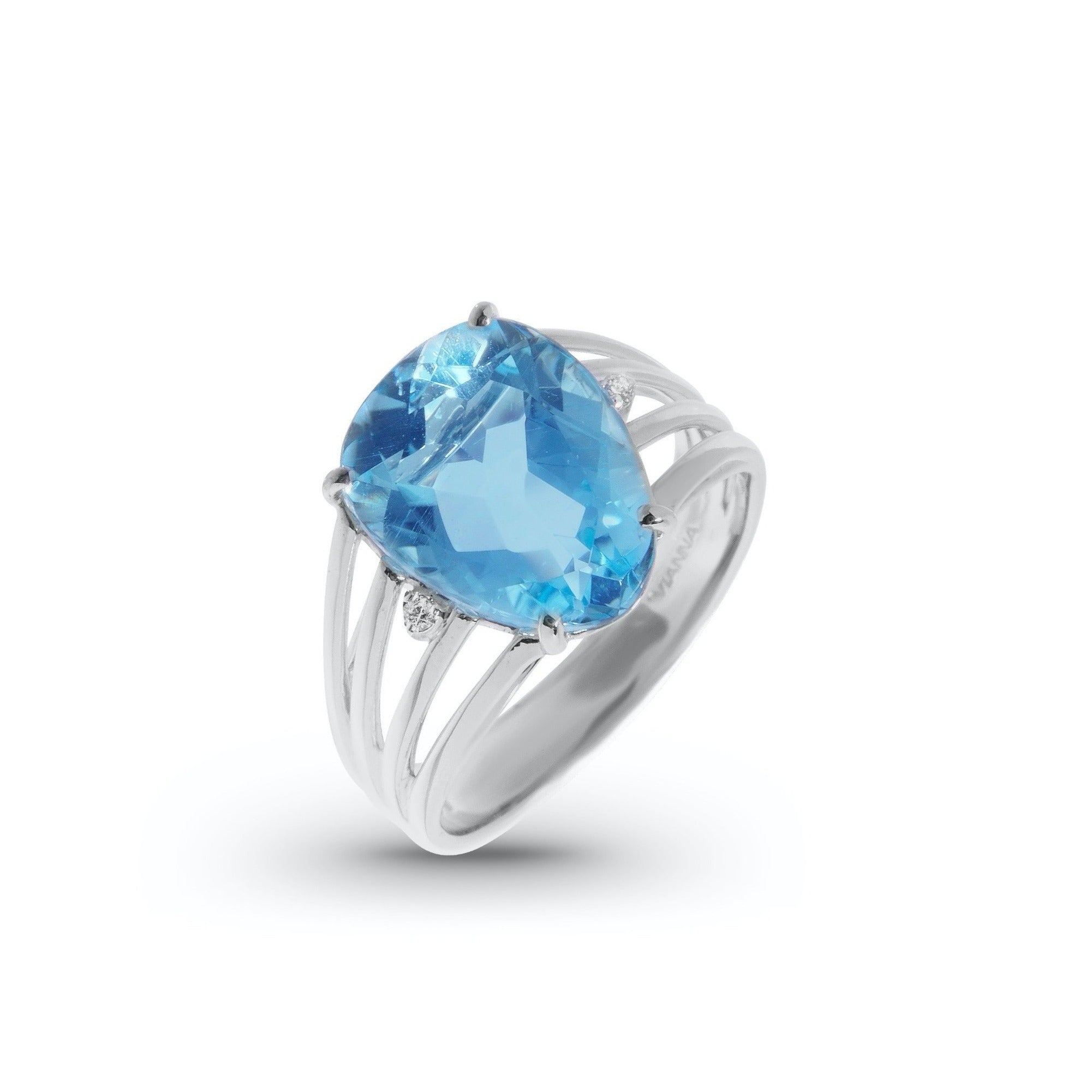 18K Blue Topaz Ring