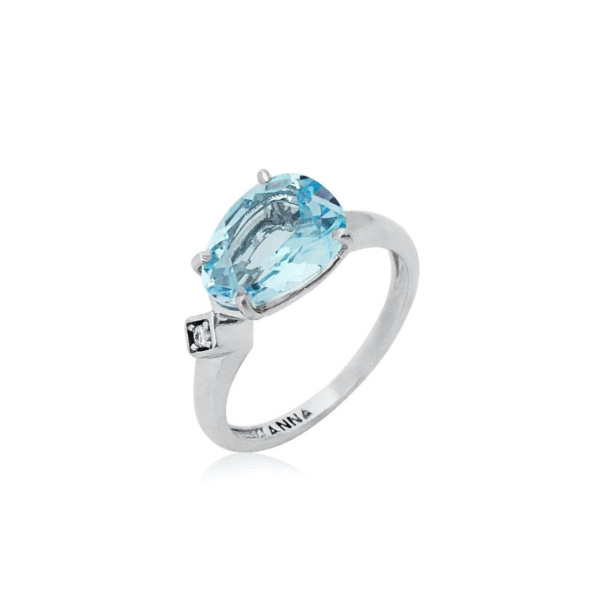 18K Blue Topaz Ring