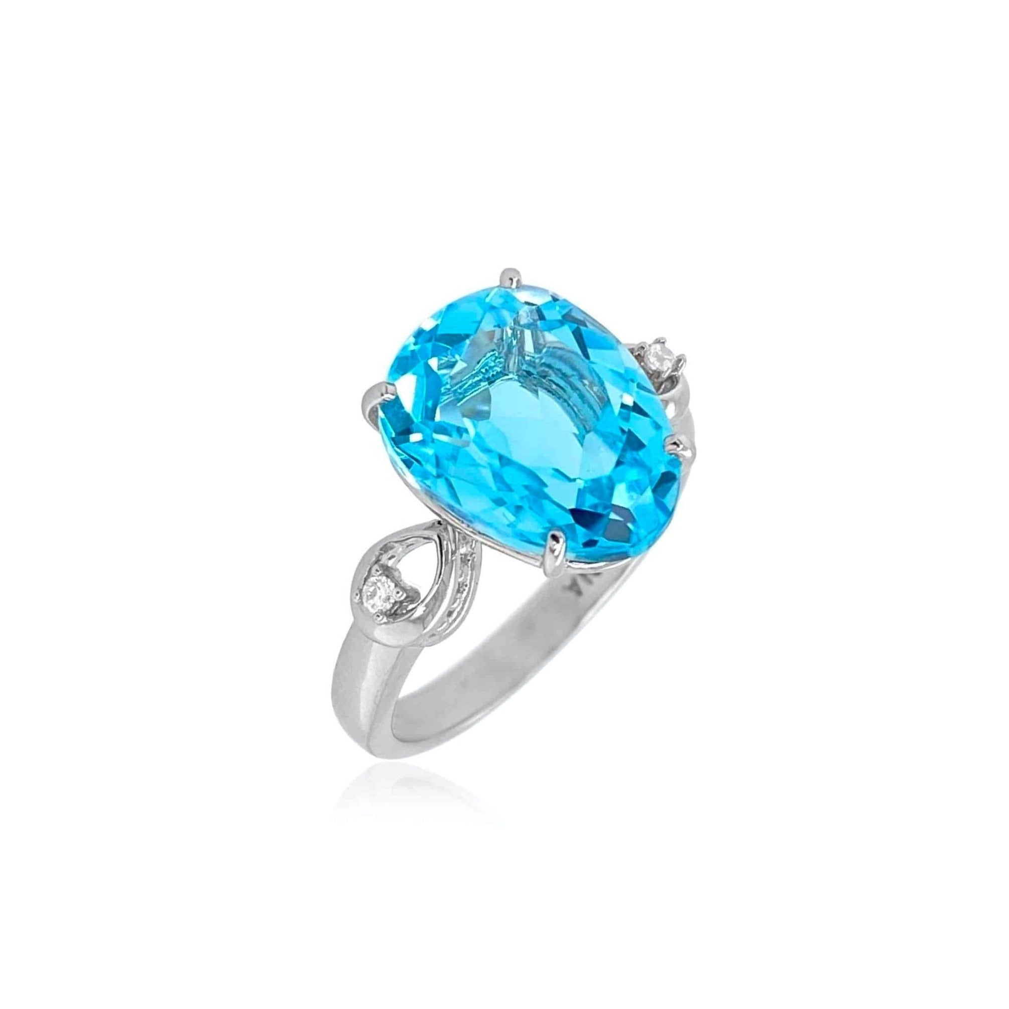 18K Blue Topaz Ring