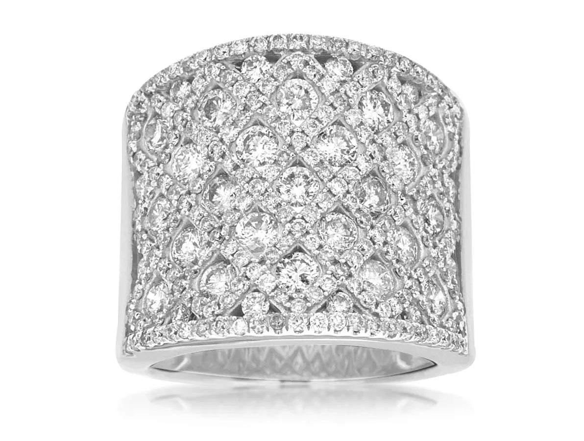 Ring W. Diamond Royal