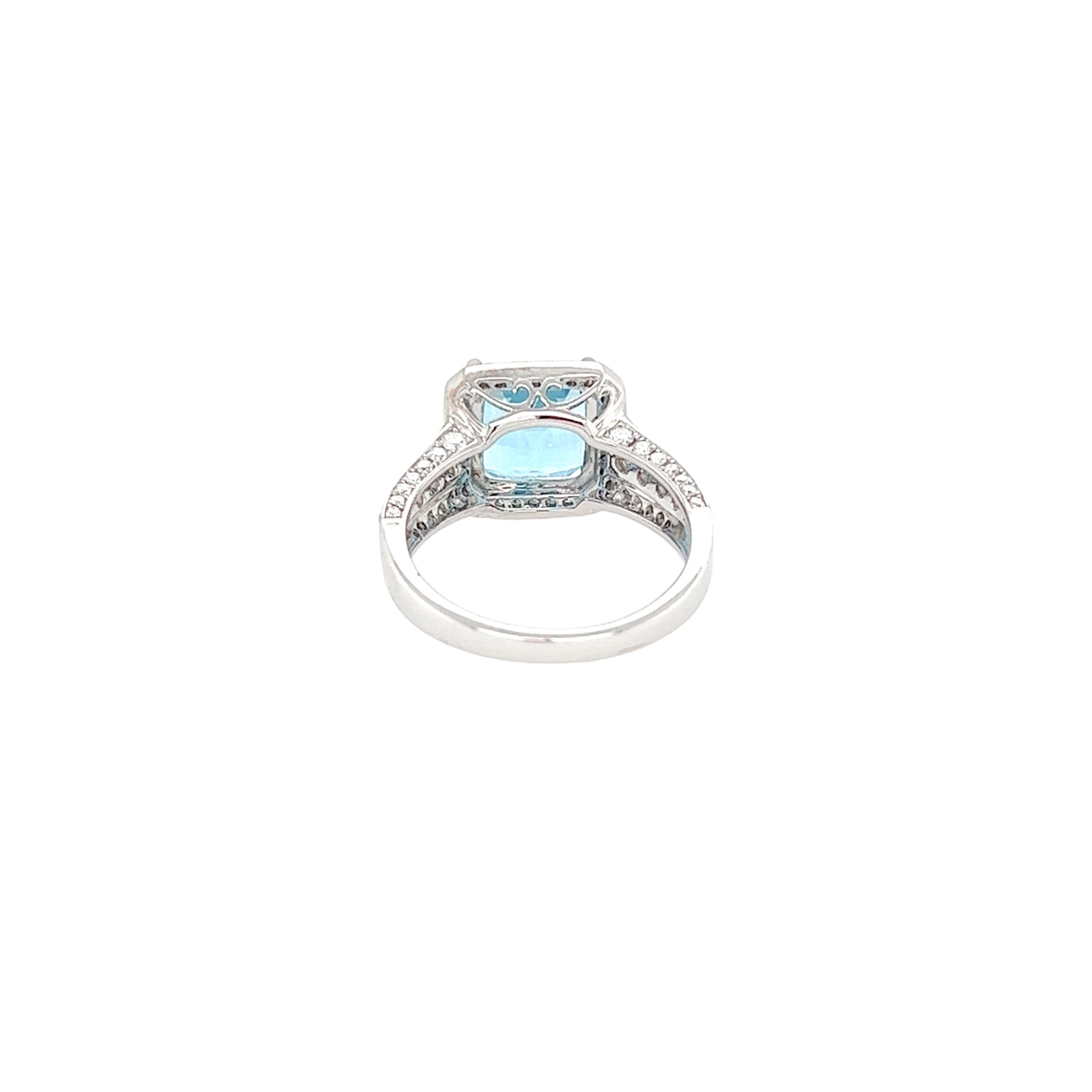 18K Aquamarine Ring